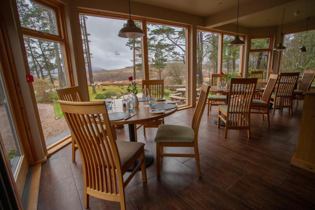 Hotel Old Pines And Restaurant